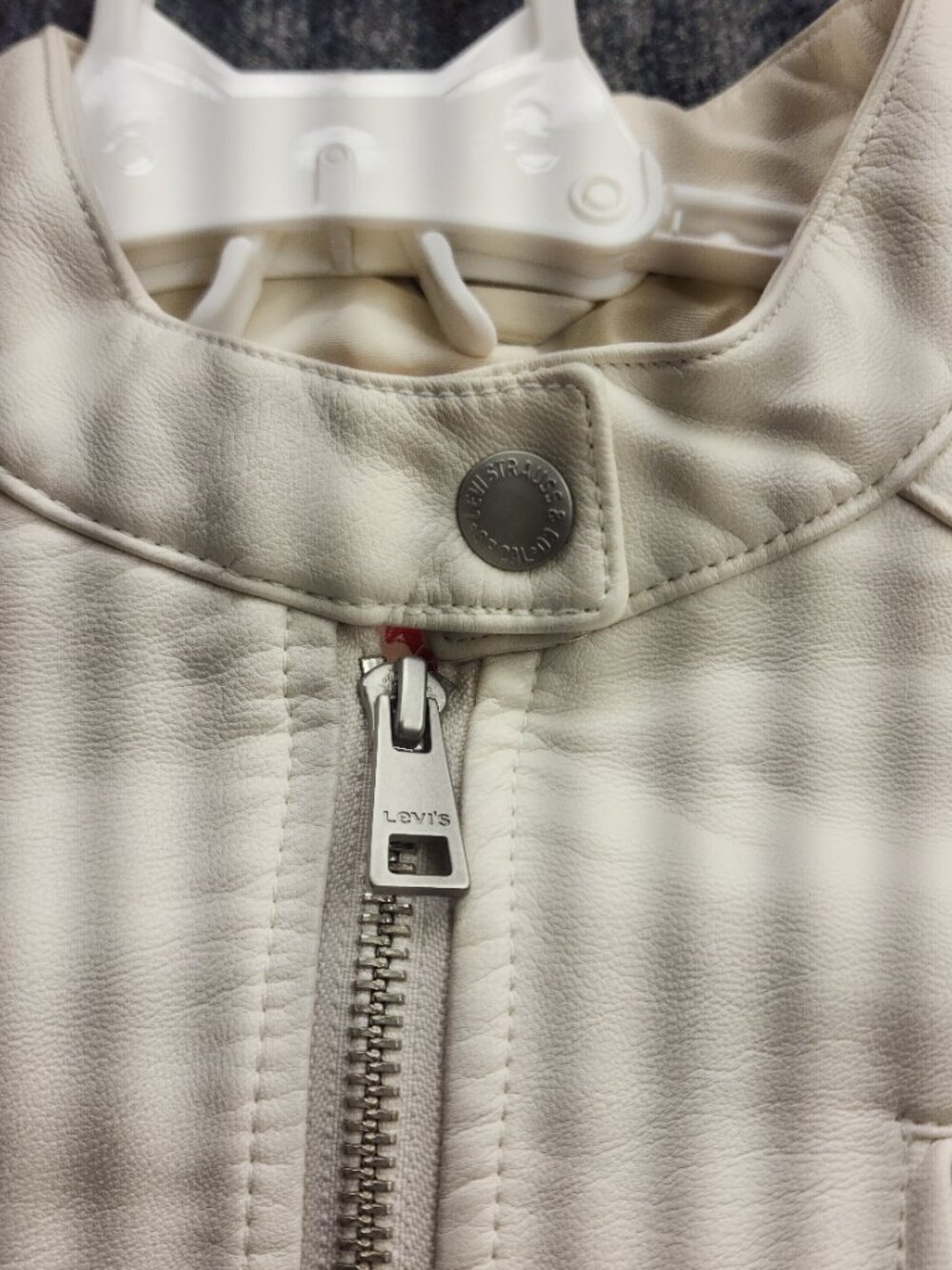 Vintage Levi's Leather Jacket | Quiet Luxury Cropped Moto - Picture 14 of 16